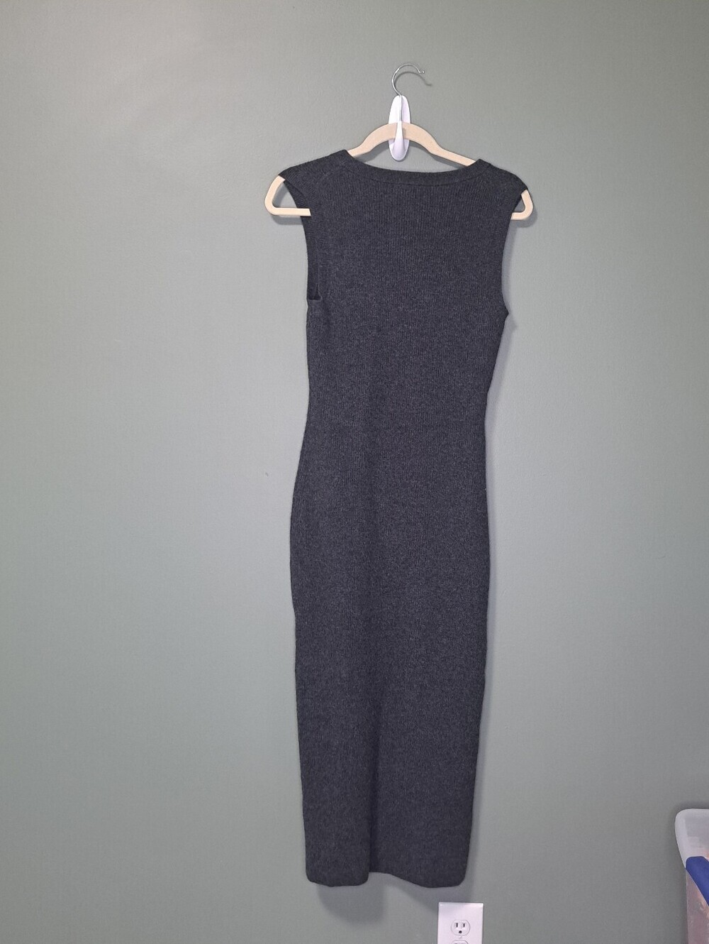 Quince 100% Mongolian Cashmere Sleeveless Midi Sweater Dress Grey Small NWOT - Picture 5 of 8